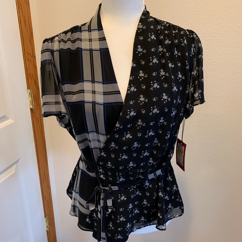 NWT Vince Camuto Wrap Top size M. “Rich Black”.​​​​​​​​​​​​​